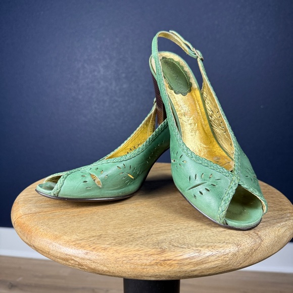 Klub Nico Shoes - Anthropologie Klub Nico Green Leather Slingback Peep Toe Heels, Size 9